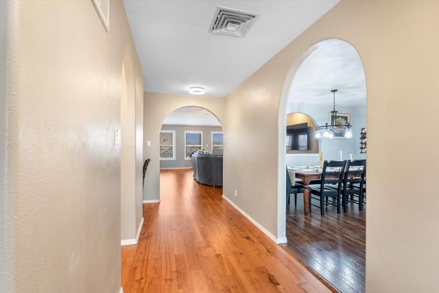 1025 Sandra Lane, Bosque Farms, NM 87068