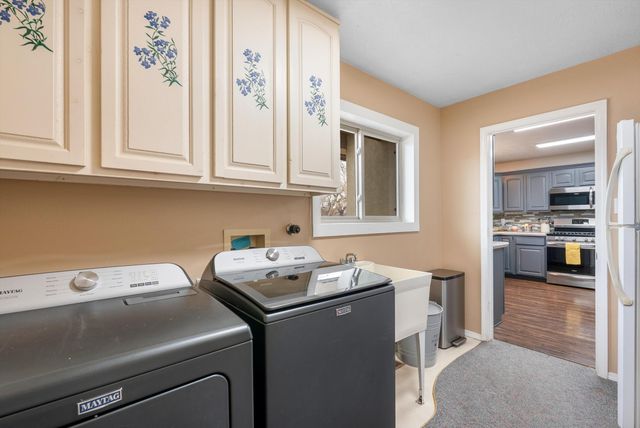 1025 Sandra Lane, Bosque Farms, NM 87068