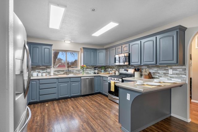 1025 Sandra Lane, Bosque Farms, NM 87068