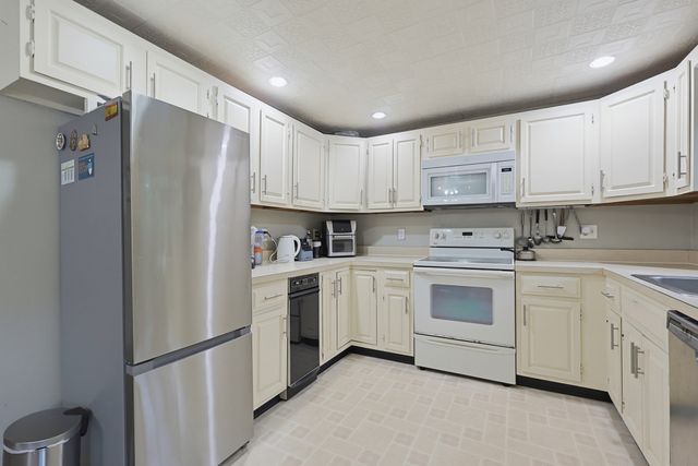 14 Anderson Way 14, Malden, MA 02148
