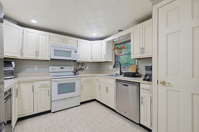 14 Anderson Way 14, Malden, MA 02148