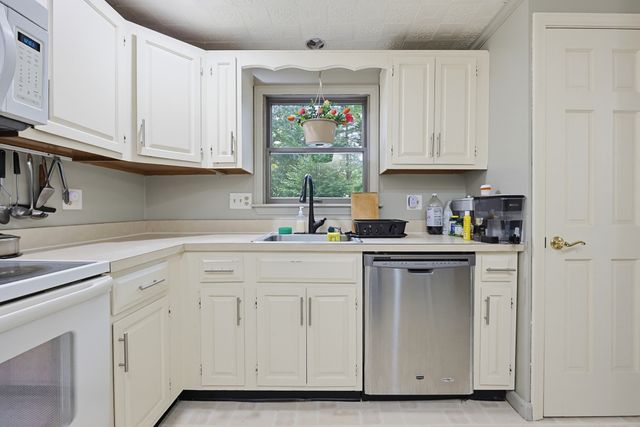 14 Anderson Way 14, Malden, MA 02148