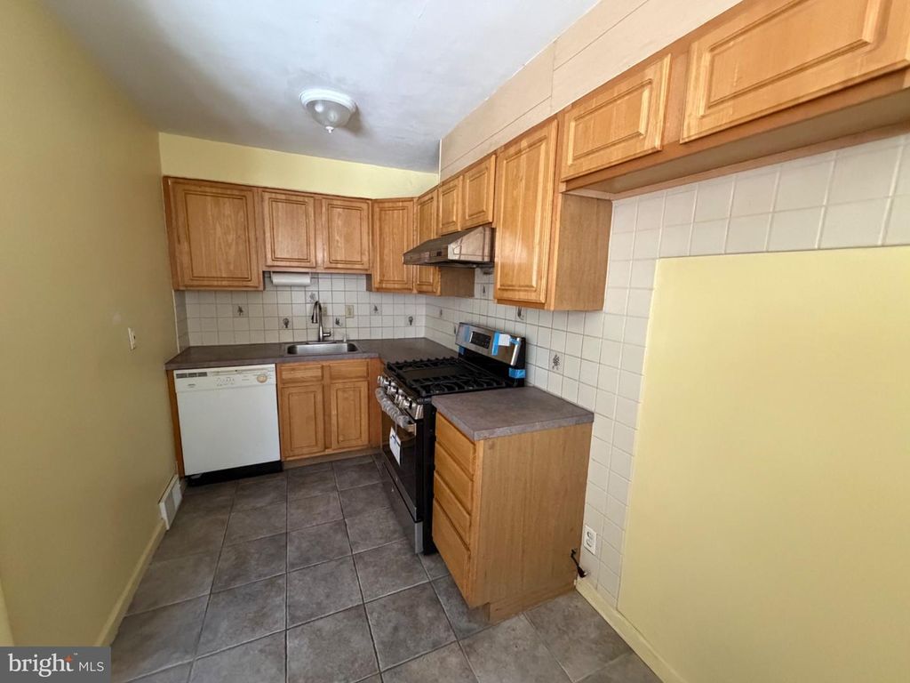7256 LARGE ST, PHILADELPHIA, PA 19149 — photo 4