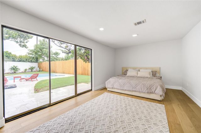 12002 S Circle Drive, Houston, TX 77071