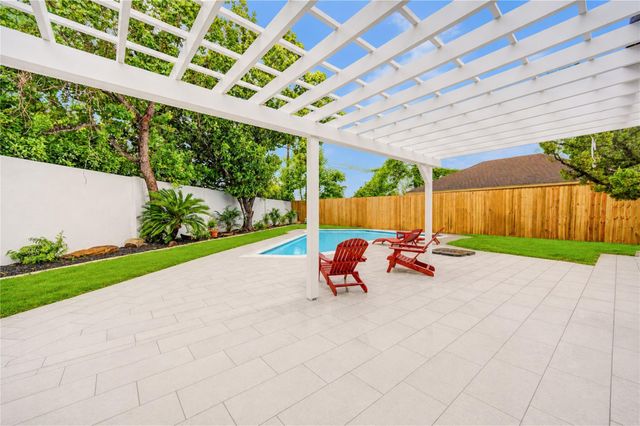 12002 S Circle Drive, Houston, TX 77071