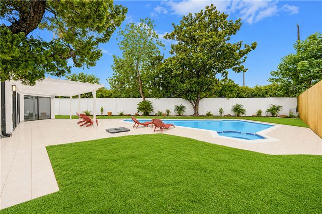 12002 S Circle Drive, Houston, TX 77071