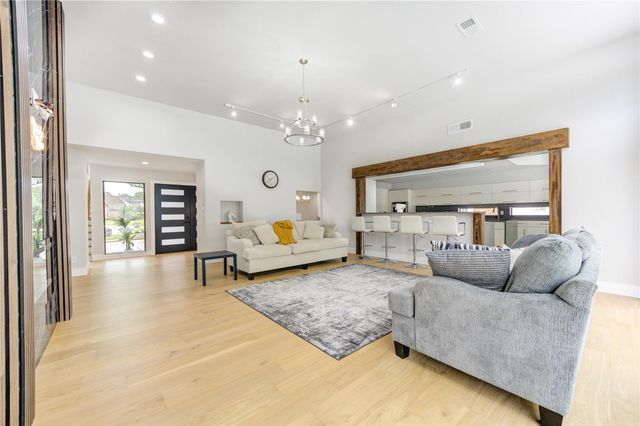 12002 S Circle Drive, Houston, TX 77071