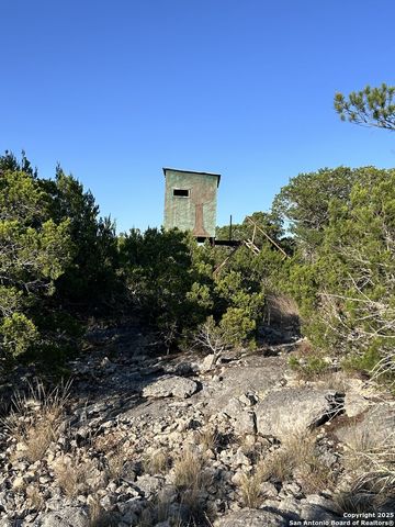 840 sd 23040, Rocksprings, TX 78880