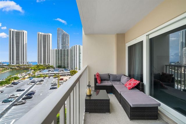 300 Bayview Dr 807, Sunny Isles Beach, FL 33160