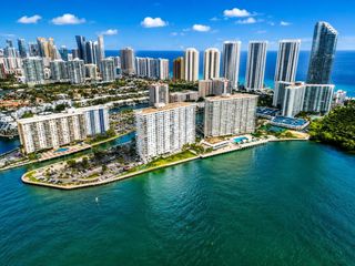 300 Bayview Dr 807, Sunny Isles Beach, FL 33160