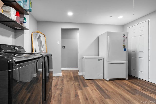 19 Corvette Road, Selden, NY 11784