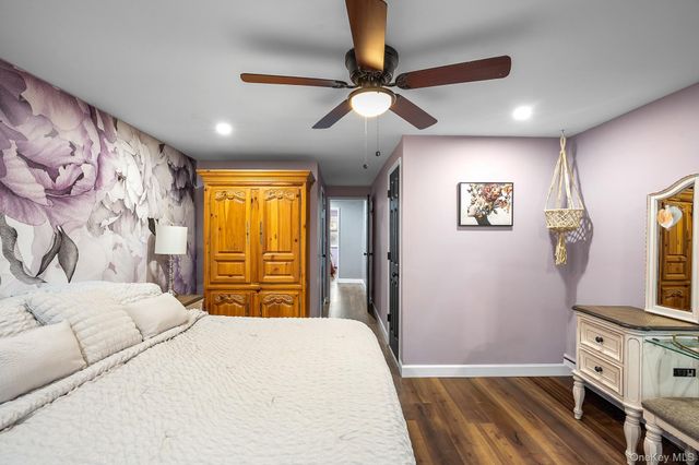 19 Corvette Road, Selden, NY 11784