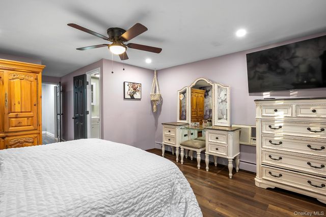 19 Corvette Road, Selden, NY 11784