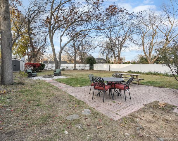 19 Corvette Road, Selden, NY 11784