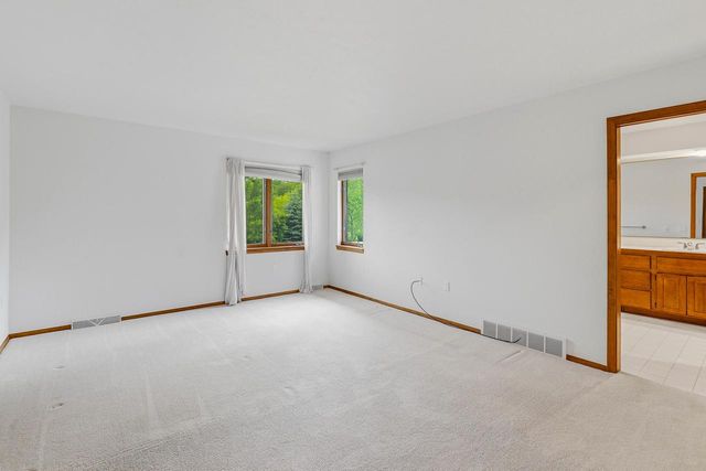 N8244 Ashberry AVENUE, Fond Du Lac, WI 54937