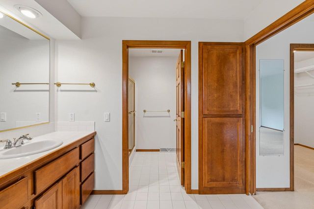 N8244 Ashberry AVENUE, Fond Du Lac, WI 54937
