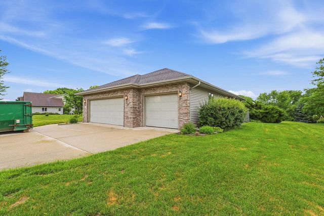 N8244 Ashberry AVENUE, Fond Du Lac, WI 54937