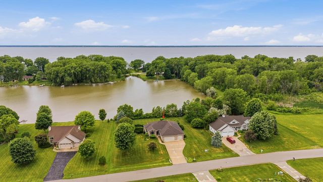N8244 Ashberry AVENUE, Fond Du Lac, WI 54937