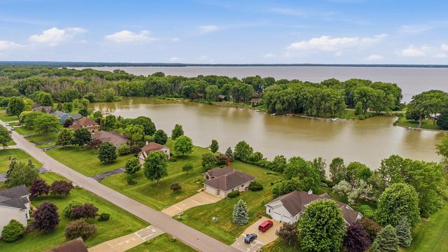 N8244 Ashberry AVENUE, Fond Du Lac, WI 54937
