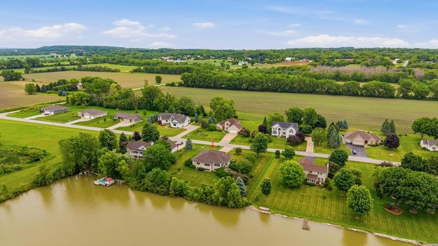N8244 Ashberry AVENUE, Fond Du Lac, WI 54937