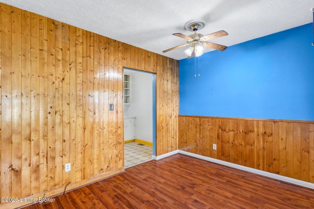 10317 Grafton Hall Rd, Louisville, KY 40272