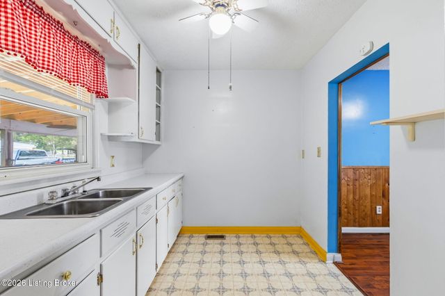 10317 Grafton Hall Rd, Louisville, KY 40272