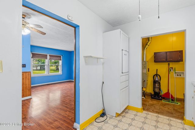 10317 Grafton Hall Rd, Louisville, KY 40272