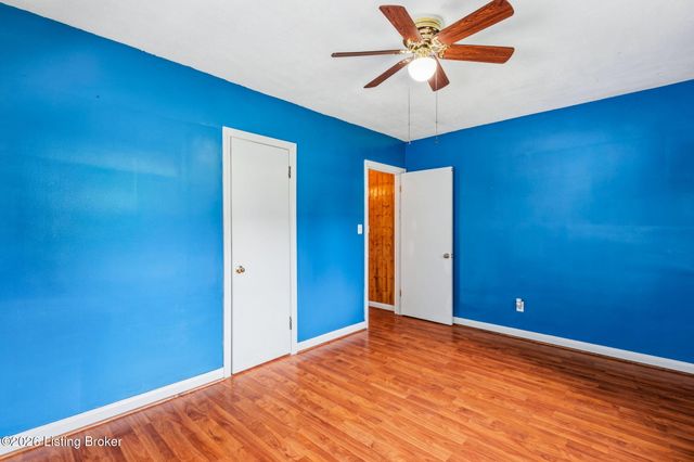10317 Grafton Hall Rd, Louisville, KY 40272