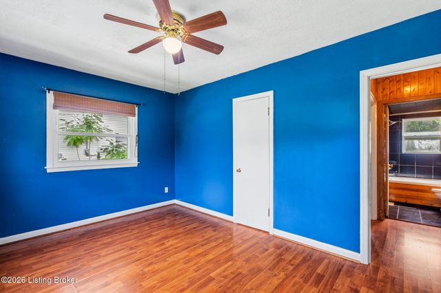 10317 Grafton Hall Rd, Louisville, KY 40272