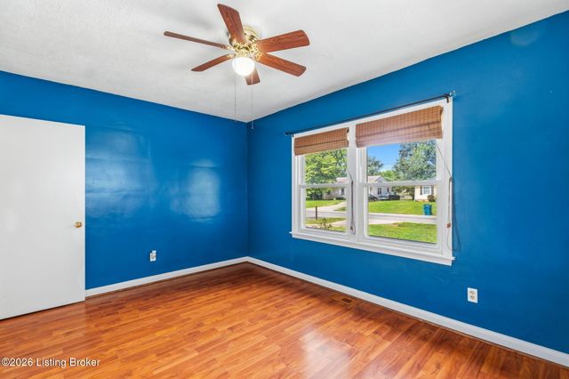 10317 Grafton Hall Rd, Louisville, KY 40272