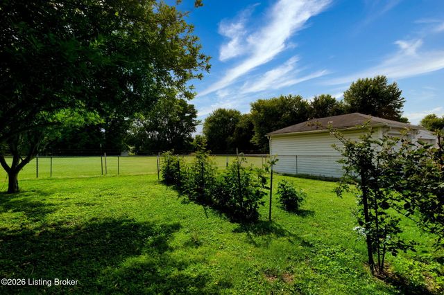 10317 Grafton Hall Rd, Louisville, KY 40272