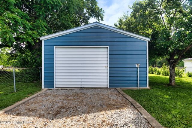 10317 Grafton Hall Rd, Louisville, KY 40272