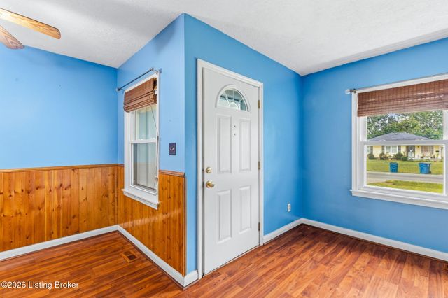 10317 Grafton Hall Rd, Louisville, KY 40272