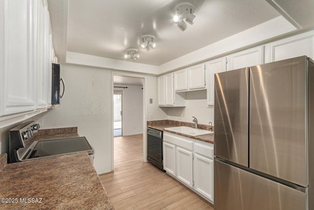 6 E Madrid Drive, Tucson, AZ 85704