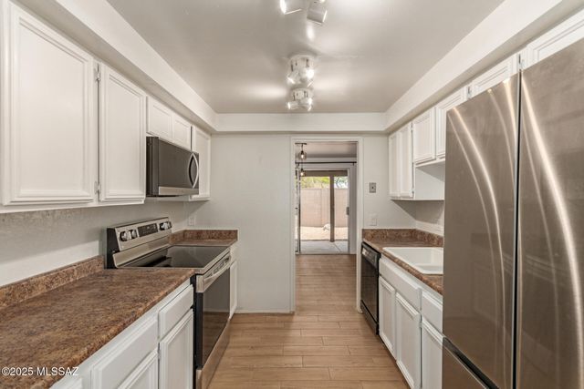 6 E Madrid Drive, Tucson, AZ 85704