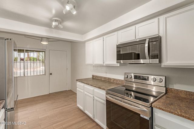 6 E Madrid Drive, Tucson, AZ 85704