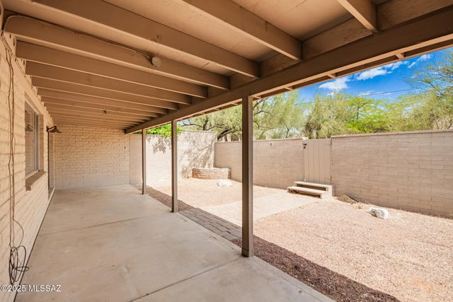 6 E Madrid Drive, Tucson, AZ 85704
