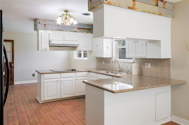 441 Southern Oaks Drive, Lake Jackson, TX 77566