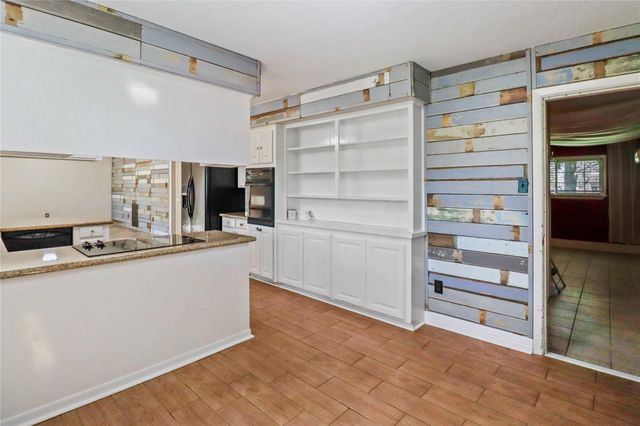 441 Southern Oaks Drive, Lake Jackson, TX 77566