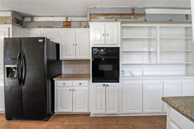 441 Southern Oaks Drive, Lake Jackson, TX 77566