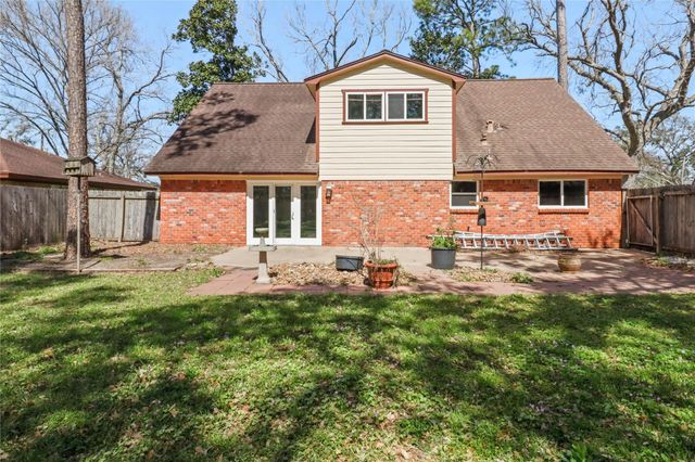 441 Southern Oaks Drive, Lake Jackson, TX 77566
