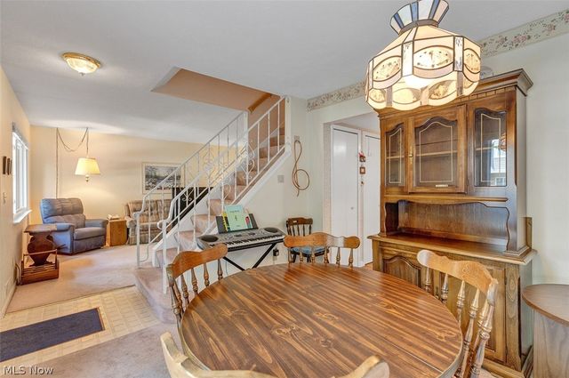 4310 Hyde Park 4, North Olmsted, OH 44070