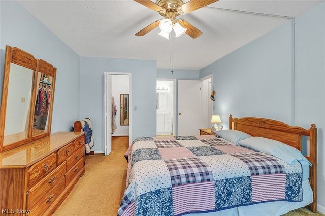 4310 Hyde Park 4, North Olmsted, OH 44070