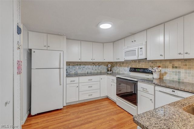 4310 Hyde Park 4, North Olmsted, OH 44070
