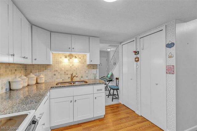 4310 Hyde Park 4, North Olmsted, OH 44070