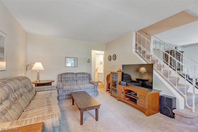 4310 Hyde Park 4, North Olmsted, OH 44070