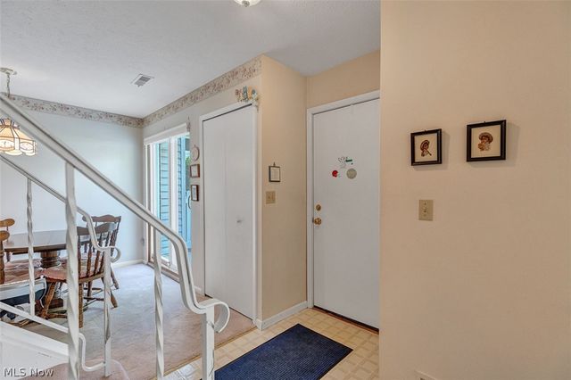 4310 Hyde Park 4, North Olmsted, OH 44070