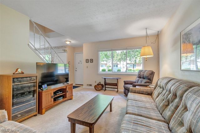 4310 Hyde Park 4, North Olmsted, OH 44070