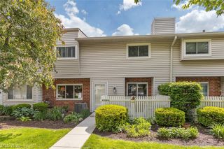 4310 Hyde Park 4, North Olmsted, OH 44070