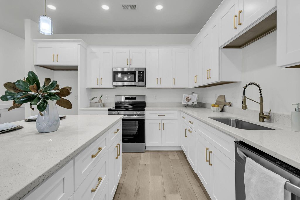 Image 23 of property listing at 4009 Gravely Avenue, North Charleston, SC 29405